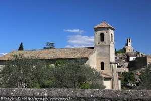 le temple protectant et le beffroi de Lourmain