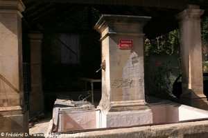 fontaine de la porte Saint-Félix