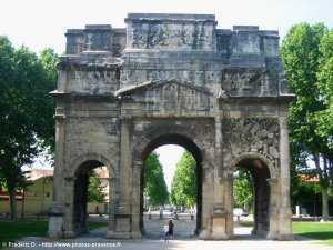 arc de triopmhe d'orange