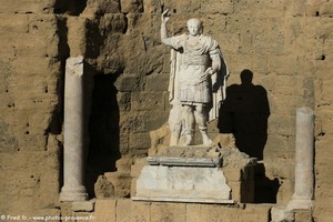 statue d'Auguste dans le théatre romain