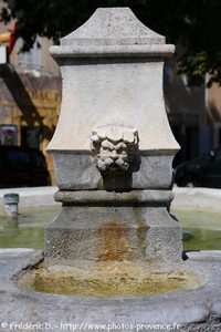 fontaine du Portail Neuf