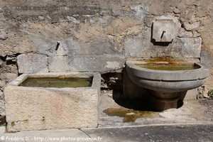 fontaine Saint-Pierre à Pernes