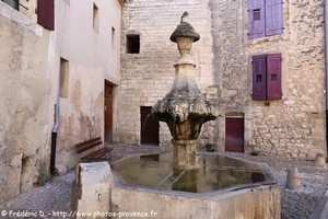 fontaine du Gigot de Pernes