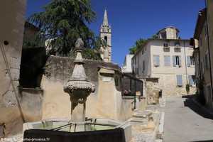 fontaine de l'Hôpital de Pernes