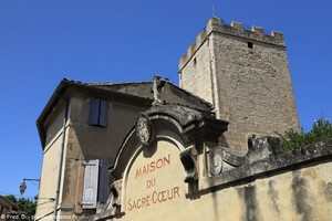 la tour Ferrande de Pernes les Fontaines