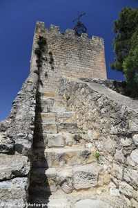 la tour de l'horloge de Pernes les Fontaines