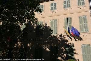mairie de Pertuis