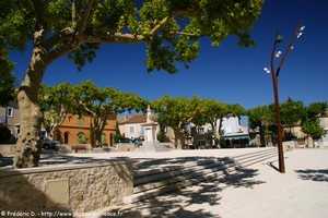 la Place Lapparent de Rasteau