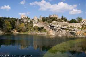 le lac de saint-saturnin-les-apt