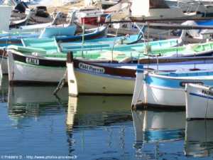 bateaux dans le port de l'estaque