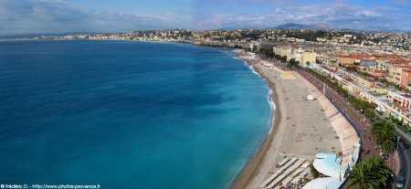 la promenade des anglais �pousant la baie des anges