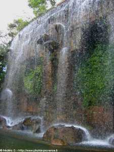 cascade artificielle de la colline du chateau de nice
