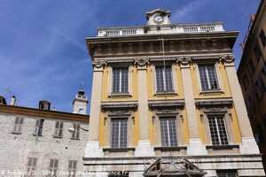 palais communal et tour saint-francois de nice