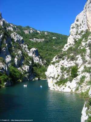 gorges du Verdon au niveau du lac d'Esparron