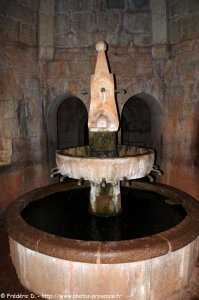 fontaine de l'abbaye du Thoronet