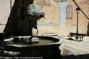 fontaine de Salernes