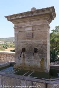 fontaine de Méthamis 