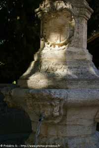 fontaine de Modène