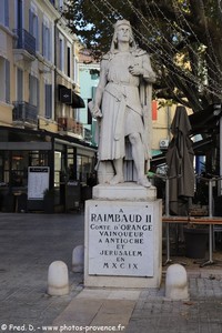 statue du Comte Raimbaud II d'Orange