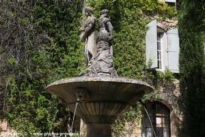 fontaine du village de Saignon