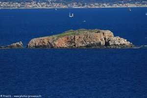 &icirc;le Rousse