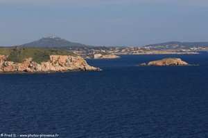 pointe des Engraviers, &icirc;le Rousse et &icirc;le de Bendor