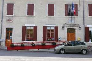 la mairie des Omergues