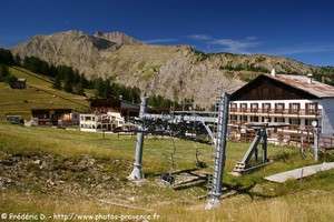 Sainte-Anne-la-Condamine au d&eacute;part des pistes de ski