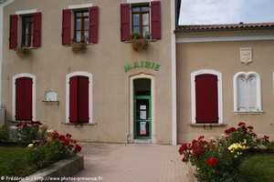 la mairie de Salignac