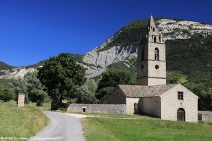 l'&eacute;glise Notre-Dame d'Entraigues de Tartonne