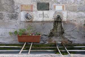 fontaine de Vach&egrave;res