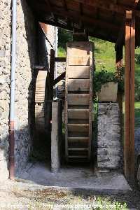 roue &agrave; aubes de Ch&acirc;teauroux-les-Alpes