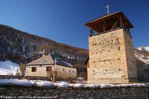 l'église Saint-Romain de molines en queyras