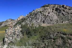 mur des A&icirc;ttes