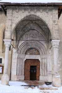 porche de l'église de Vallouise