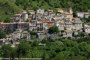village de Coursegoules 06