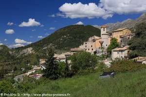 Coursegoules village des Alpes Maritimes