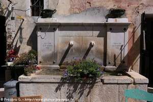 fontaine de Coursegoules