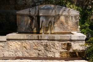 fontaine d'Escragnolles