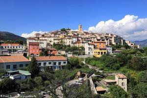 village de Gatti&egrave;res