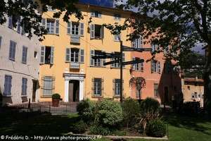 place du 24 ao&ucirc;t &agrave; Grasse