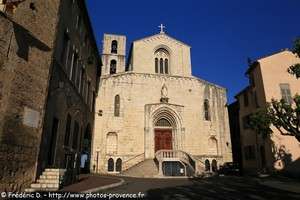 la cath&eacute;drale Notre-Dame du Puy de Grasse