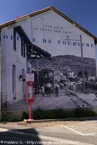 fa&ccedil;ade de l'office de tourisme de la Colle-sur-Loup