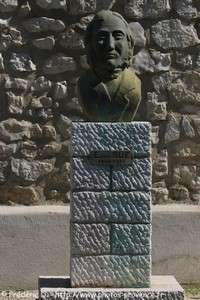 statue d'Eug&egrave;ne Sue