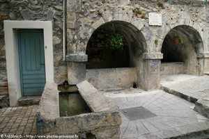 place de la mairie de Pierlas