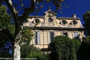 la maison des Chevaliers et la maison de Ville de Barbentane