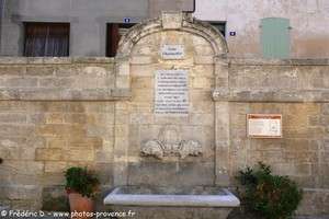 la fontaine du cours de Barbentane