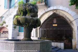 ancien lavoir de cuges-les-pins