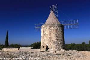 le moulin d'alphonse daudet &agrave; fontvieille