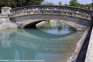 canal de Marseille &agrave; Lambesc